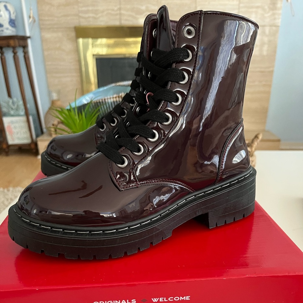 NWT BOOTS! TRUE CRAFT combat BOOTS!